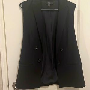 Vest color black good condition size m